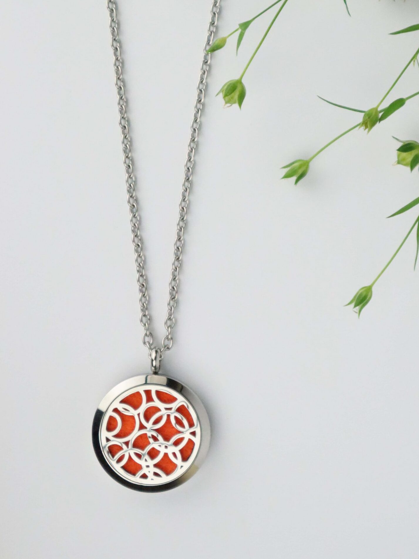 Circle, Kreis, Kreise, Retro, orange,Anhänger, aroma, aromaschmuck, aromatherapie, ätherisches öl, ätherischesöl, duft, edelstahl, essential oil, essentialoil, Halskette, kette, young living, youngliving, silber, duftanhänger, duftschmuck, oillovers, joyofscent, corami