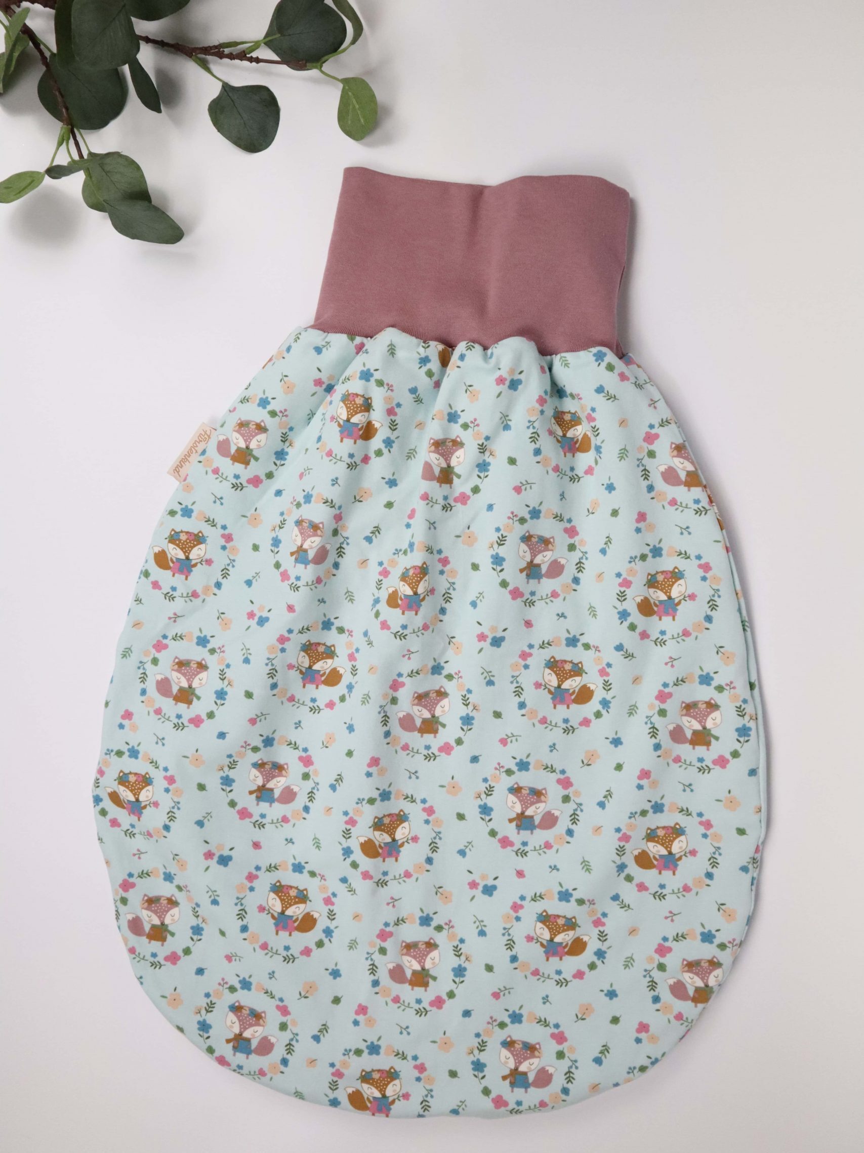 Fuchs, Strampelsack, Pucksack, Schlafsack, Blume, rosa, altrosa, hellbrlau