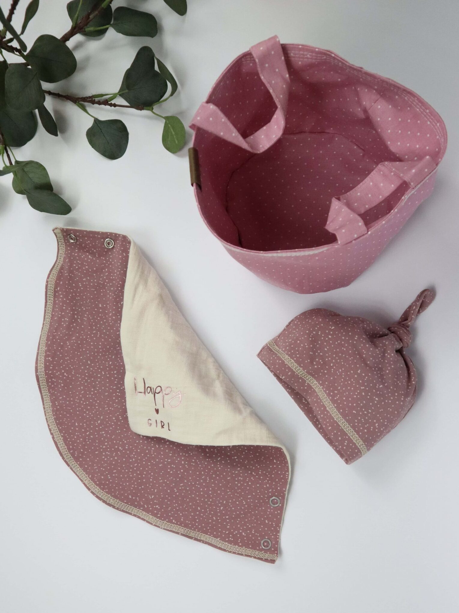 Babyset, Set, Geschenkset, Baby, Geschenk, rosa, altrosa, lila, handmade, Haube, Tuch, Shirt, Utensilo