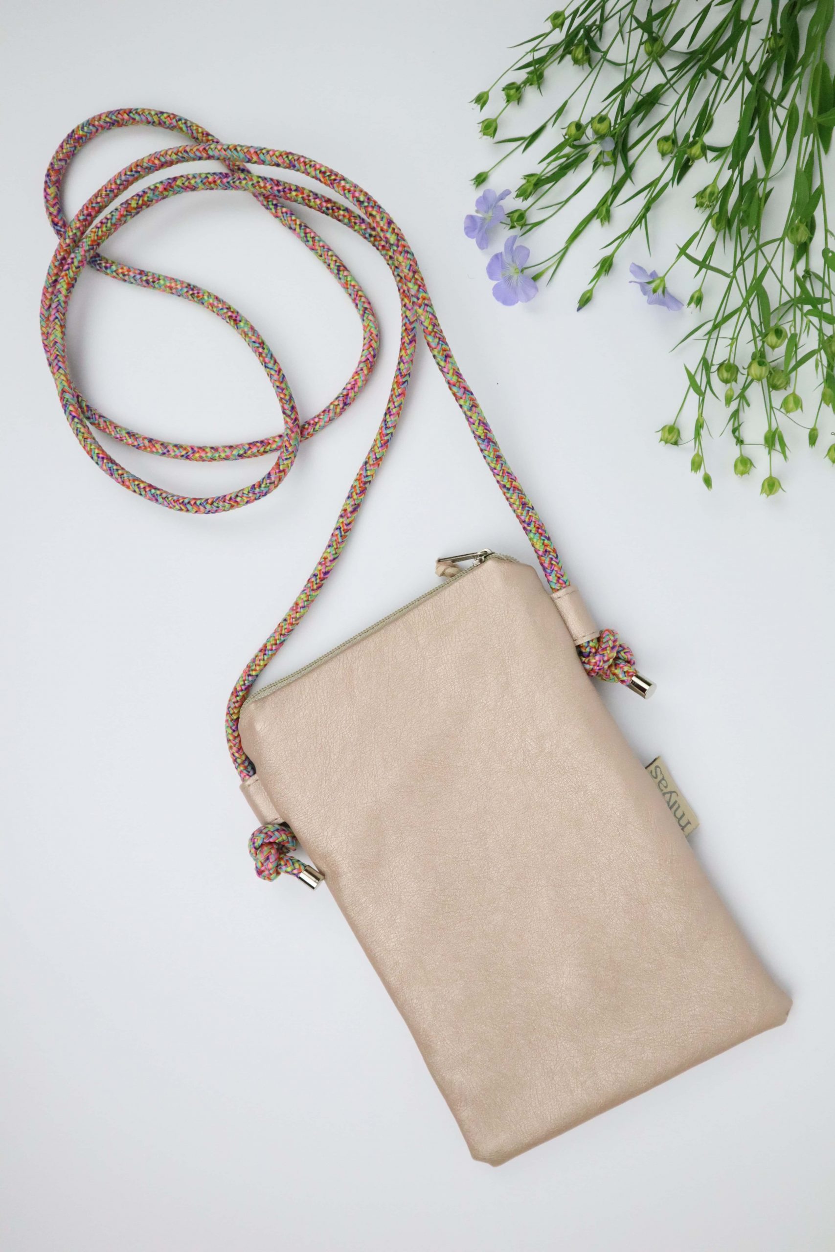 Nora, Lederimitat, puderrosa, rosa, metallic, creme, Tasche, Handytasche, Handy, Umhängetasche