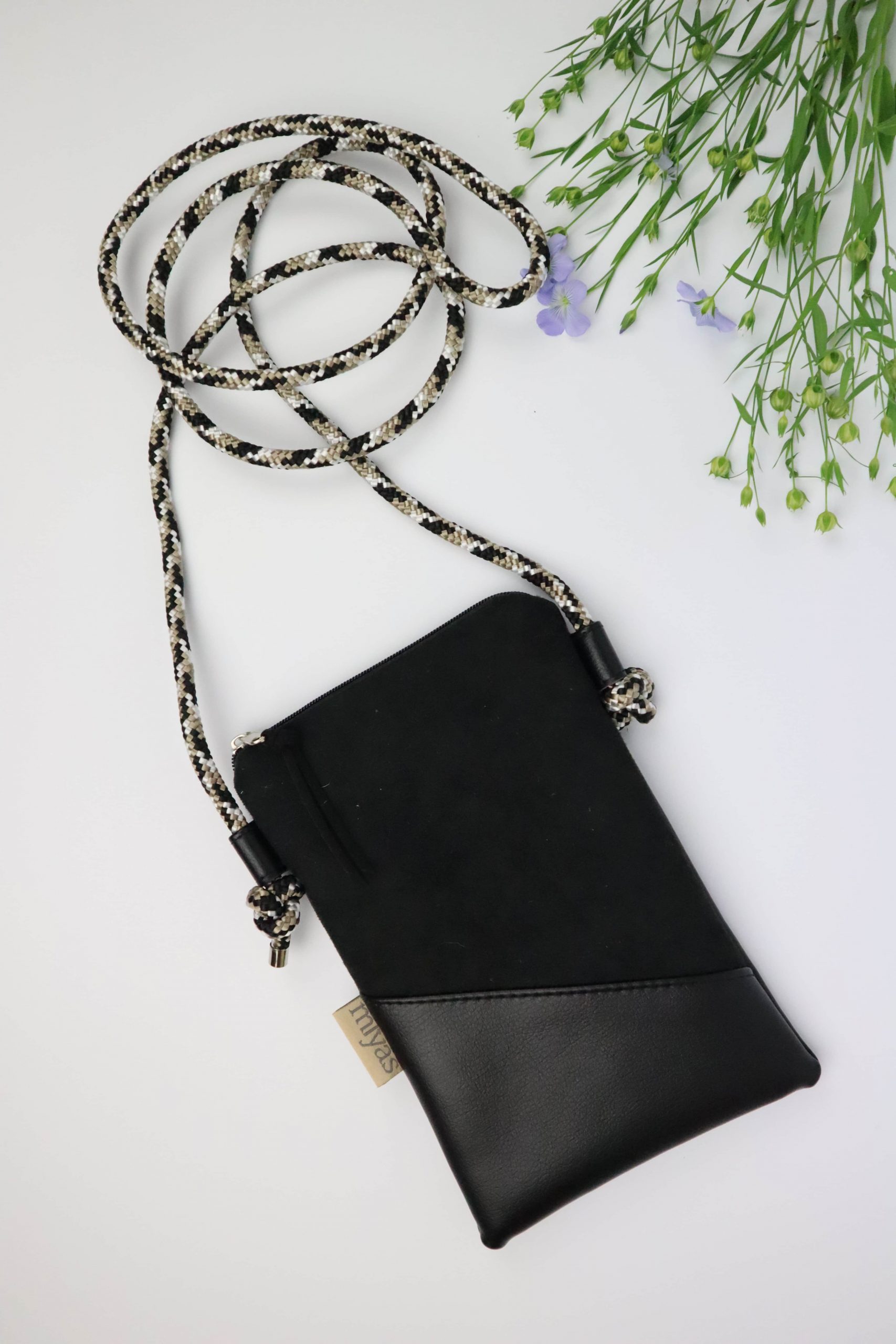 Winky, schwarz, Lederimitat, Leder, Wildleder, Tasche, Handytasche, Handy, Umhängetasche