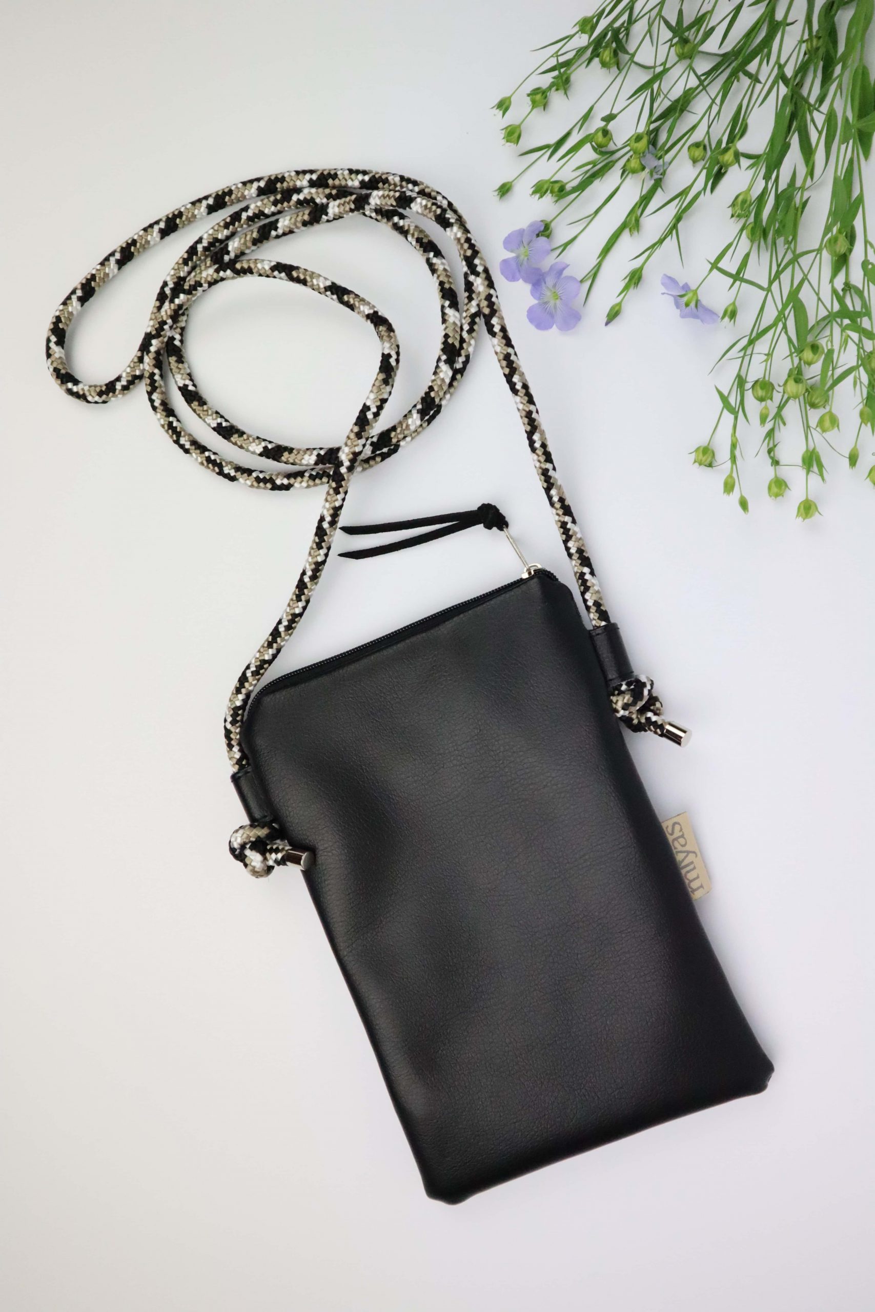 Winky, schwarz, Lederimitat, Leder, Wildleder, Tasche, Handytasche, Handy, Umhängetasche