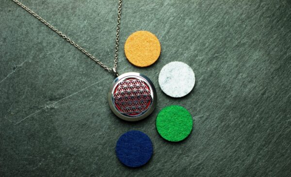 Anhänger, aroma, aromaschmuck, aromatherapie, ätherisches öl, ätherischesöl, duft, edelstahl, essential oil, essentialoil, Halskette, kette, young living, youngliving, silber, duftanhänger, duftschmuck, oillovers, joyofscent, corami