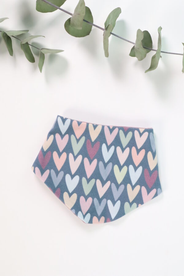 Latzerl, Tuch, Spucktuch, windel, baumwolle, genäht, handmade, handgenäht, handgemacht, spucktuch, latz, babylatz, jungs, kind, baby, Herz, herzen, herzig, herzerl, lila, rosa, blau, pastell, set, baby set