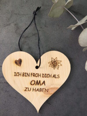 Mama, Muttertag, Herz, Holz, Zirbe, Zirbenholz, deko, geschenk, schenken, liebe, herzerl, herzig, holz, holzherz, anhänger, geschenkanhänger, geschenke, deko, dekoanhänger