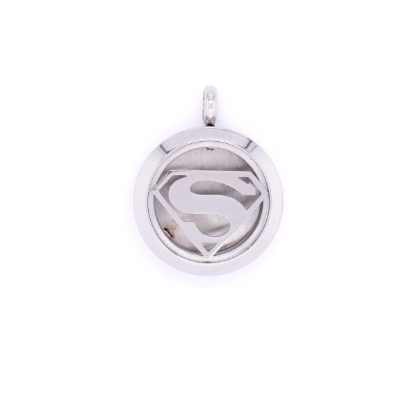 Superman, Supergirl, Comic, Anhänger, aroma, aromaschmuck, aromatherapie, ätherisches öl, ätherischesöl, duft, edelstahl, essential oil, essentialoil, Halskette, kette, young living, youngliving, silber, duftanhänger, duftschmuck, oillovers, joyofscent, corami