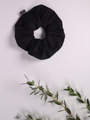 Scrunchie, Zopfgummi, Haargummi, Haarband, Accessoires, Haare, Haaraccessoires, Trend, Haartrend, Zopf, Pferdeschwanz, Frisur, schwarz, punkte