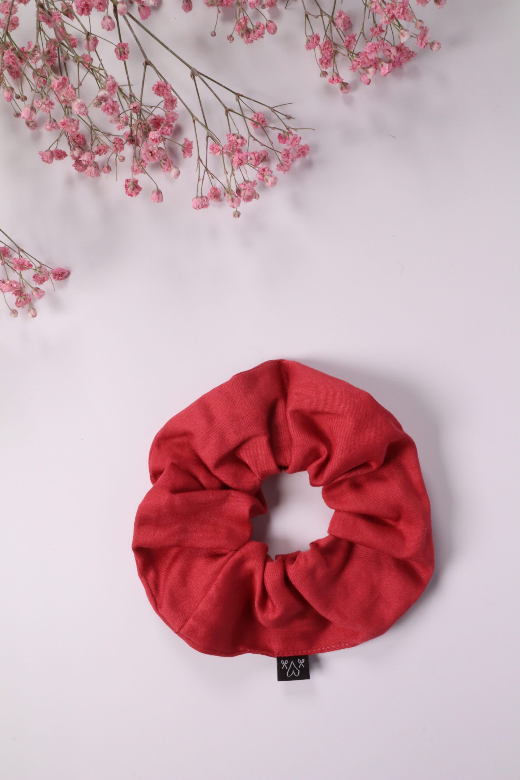 Scrunchie, Zopfgummi, Haargummi, Haarband, Accessoires, Haare, Haaraccessoires, Trend, Haartrend, Zopf, Pferdeschwanz, Frisur, rot, hellrot