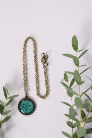 Halskette, Kette, Anhänger, Blume, Dirndl, Trachti, Messing, Blume, Blüte, Floral, blau, türkis