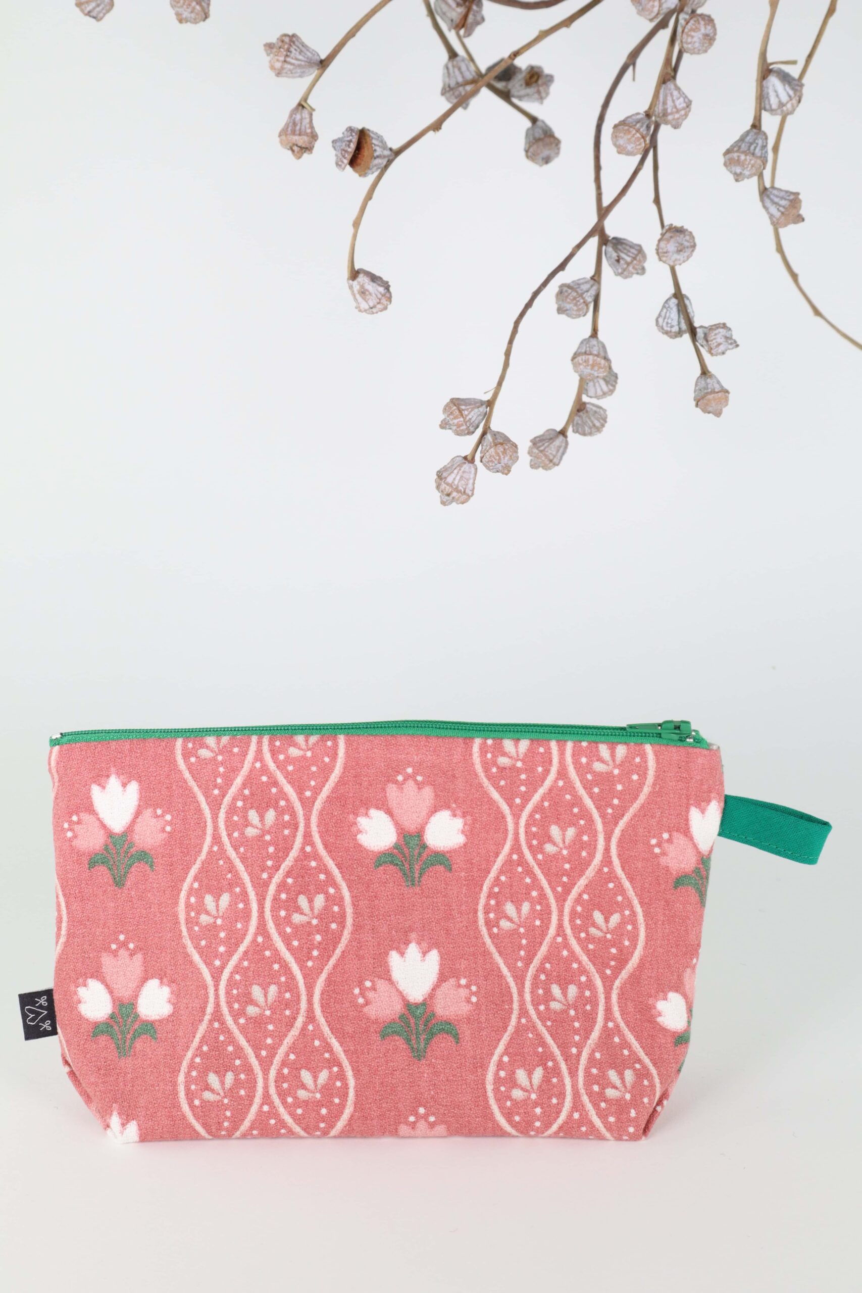 Kosmetiktasche, tasche, kosmetik, schminke, schminkzeug, utensilo, utensilio, täschchen, Kosmetiktasche, Stiftetasche, täschchen, upcycling, upgecycelt, stoff, textil, bunt, abwischbar, wachs, beschichtet, make-up, makeup, make up, beutel