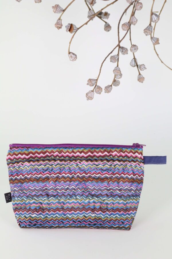 Kosmetiktasche, tasche, kosmetik, schminke, schminkzeug, utensilo, utensilio, täschchen, Kosmetiktasche, Stiftetasche, täschchen, upcycling, upgecycelt, stoff, textil, bunt, abwischbar, wachs, beschichtet, make-up, makeup, make up, beutel