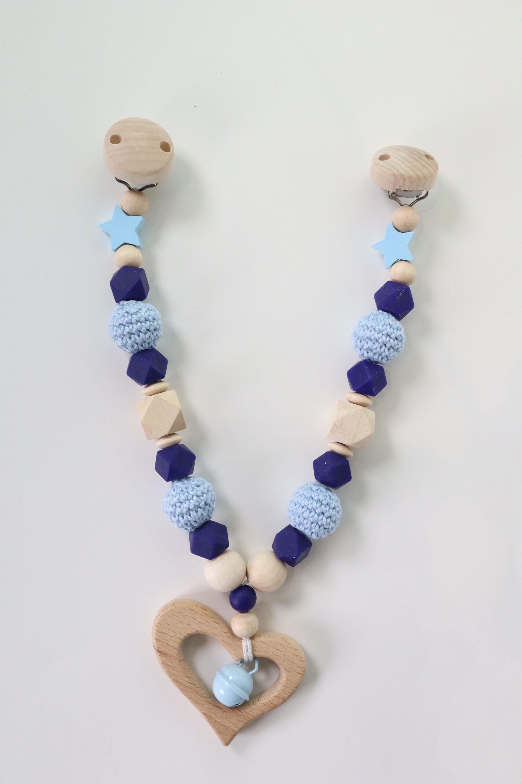 Baby, Ausstattung, babyausstattung, babygeschenk, geschenk. baby shoer, beißring, greidling, zahnen, zahnungshilfe, spielzeug, holz, natur, spiel, spiele, spielen, Spielebogen, greifring, greifen, sehen, tasten, Kinderwagen, Kinderwagenkette