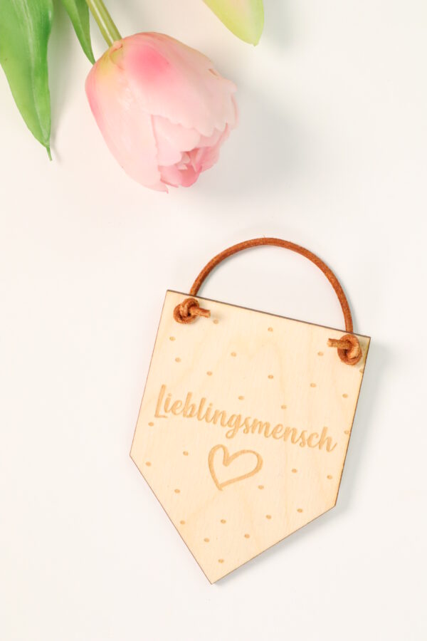 Schild, geburtstag, happy, birthday, gebut, bunt, lichterkette, holz, laser, gelasert, laserstück, deko, wimpel, aufputz, anhänger, flasche, flaschen, dekostück, holzdeko, modern, modisch, muttertag, frau, freundin, lieblingsmensch
