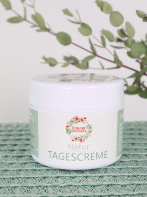 Creme, tagescreme, gesicht, gesichtscreme, cremen, pflege, natur, naturpflege, naturkosmetik, natürlich, handmade, handgerührt,