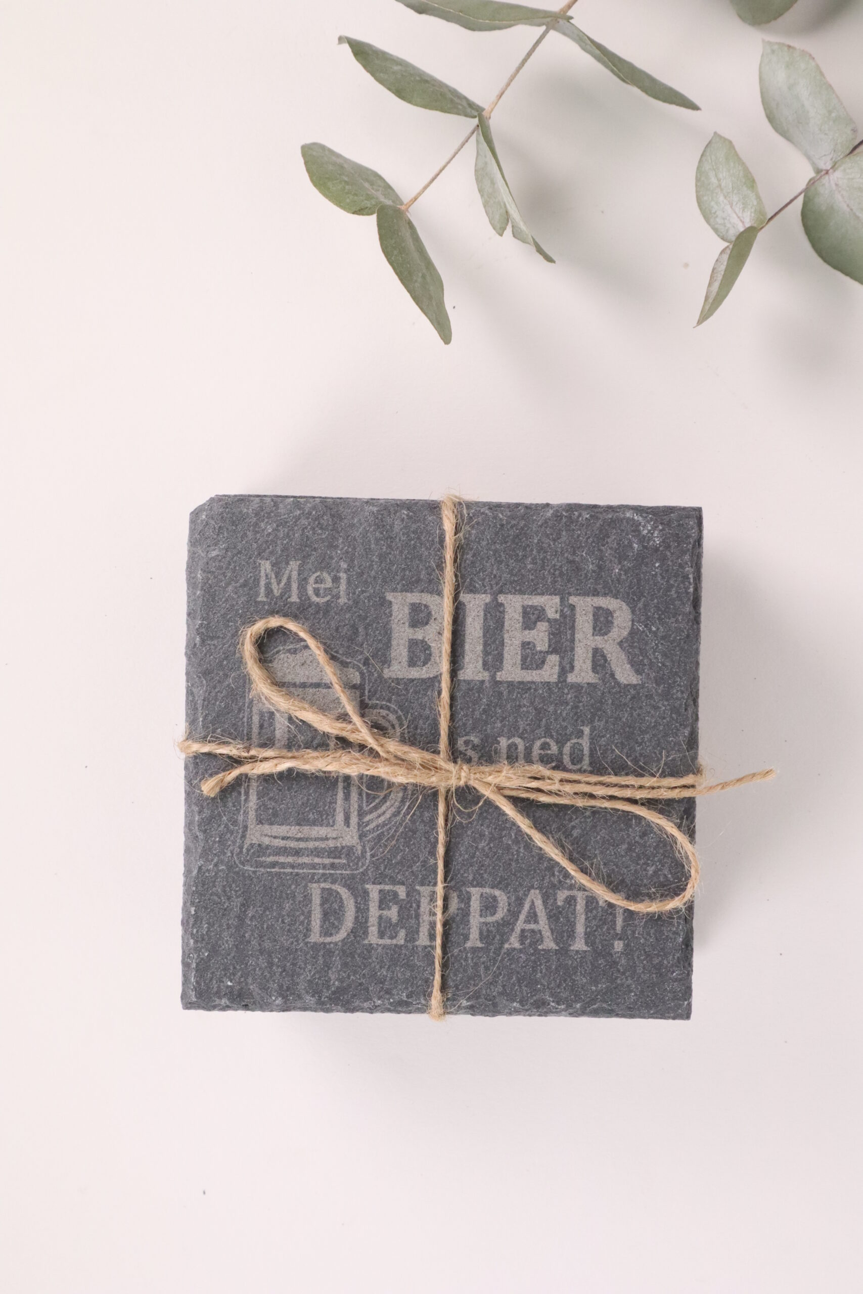 untersetzer, schiefer, getränk, getränkeuntersetzer, schieferuntersetzer, grau, modern, trend, bar, drinks, alkohol, cocktail, wein, bier, gin, whiskey, drinks, drink, nightout, bar, barzubehör, getränke, liebhaber, ginlover, gintonic, gin-tonic, cool, modisch,