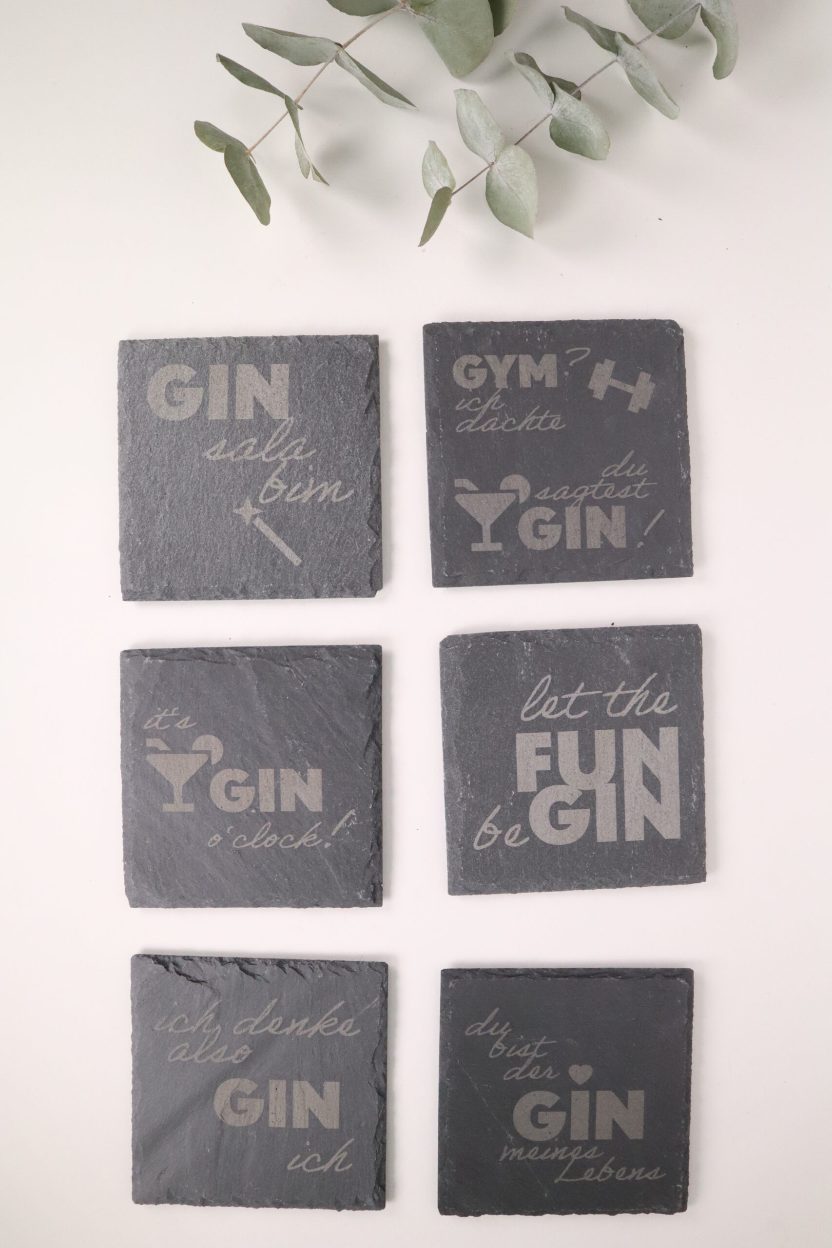 untersetzer, schiefer, getränk, getränkeuntersetzer, schieferuntersetzer, grau, modern, trend, bar, drinks, alkohol, cocktail, wein, bier, gin, whiskey, drinks, drink, nightout, bar, barzubehör, getränke, liebhaber, ginlover, gintonic, gin-tonic, cool, modisch, whiskey, whiskeytime, whiskeylover, lover, i, love, hobby