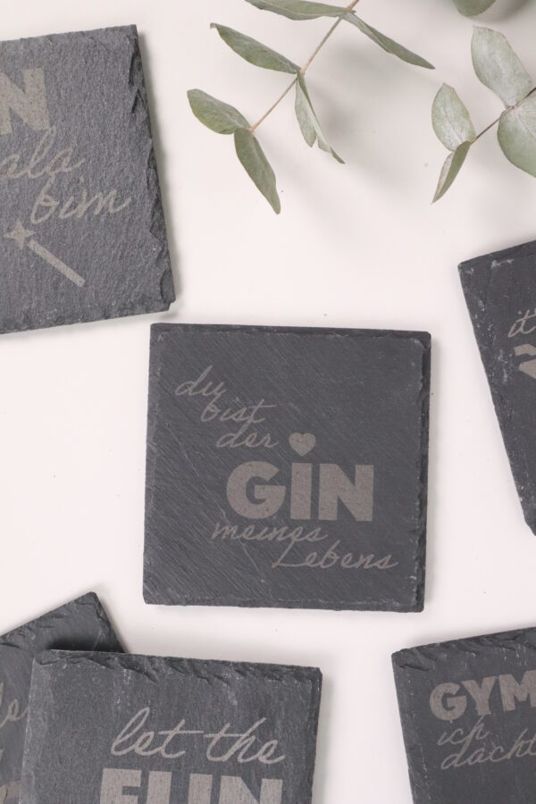 untersetzer, schiefer, getränk, getränkeuntersetzer, schieferuntersetzer, grau, modern, trend, bar, drinks, alkohol, cocktail, wein, bier, gin, whiskey, drinks, drink, nightout, bar, barzubehör, getränke, liebhaber, ginlover, gintonic, gin-tonic, cool, modisch,