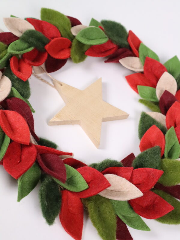 Kranz, deko, dekokranz, filz, filzkranz, blatt, blätter, blätterkranz, grün, rpt, weihnachten, stern, christmas, frohe, merry, deko, weihnachtsdeko, dekoration, tür, türe, türdeko, wand, wanddeko,