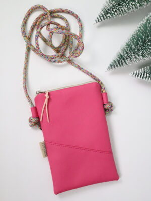 Tasche, handy, handytasche, handtasche, kleine tasche, umhängetasche, zum umhängen, modisch, trend, händy, handytrage, handybörse, umhängehandy, trendtasche, taschentrend, 2022, modisch, modische,