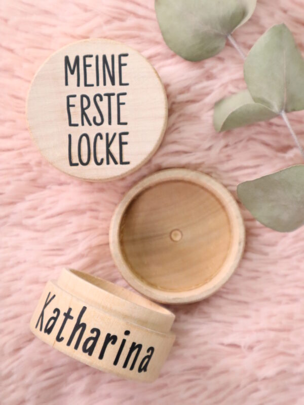 Zahndose, dose, holz, holzdose, rund, rundes, runde, holzschatulle, schatulle, döschen, natur, aufbewahrung, locke, zahn, zähne, milchzähne, milchzahn, erster, zahn, zähne, zahnfee, geschenk, kind, kindergarten, geburt, geburtstag, geburtstagsgeschenk, schenken, locke, haar, haare, für dich, herz, geschenkdose, ringdose, ringschachtel