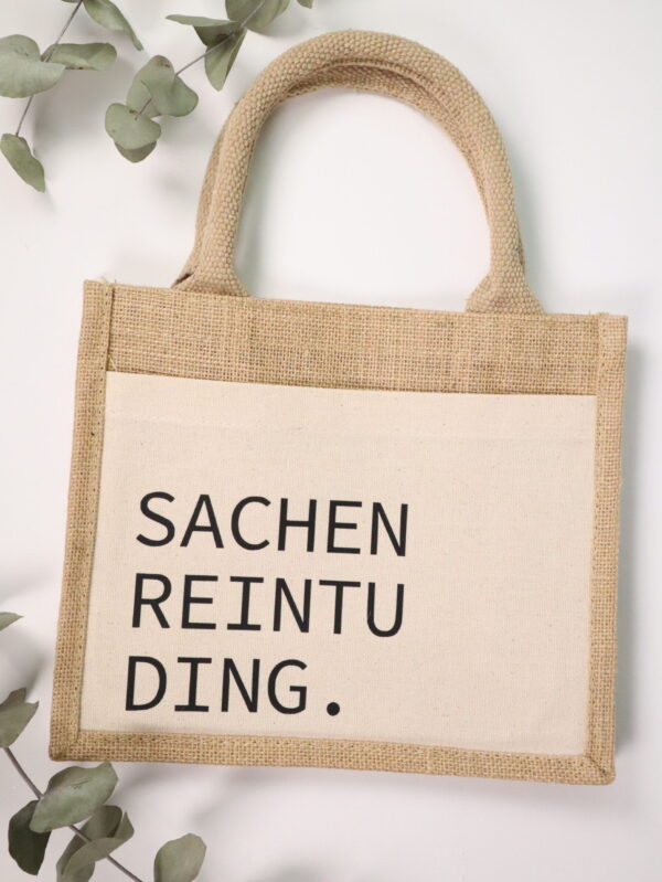 Tasche, Juteatsche, geschenk, geschenkstasche, klein, kleine, kleinigkeit, mitbringsel, geschenkstasche, verpackung, verpacken, nachhaltig, praktisch, jausentasche, jausenbox, kind, mädchen, junge, bub, frau, dame, frauen, freundin, valentinstag, valentinstagsgeschenk, zum, freundin, bff, schön, modern, jute, stoff, baumwolle, tragen, sachen,reintu, ding, sachenrentuding, reintun, tragetasche, einkaufen, einkaufsbegleiter, markttasche