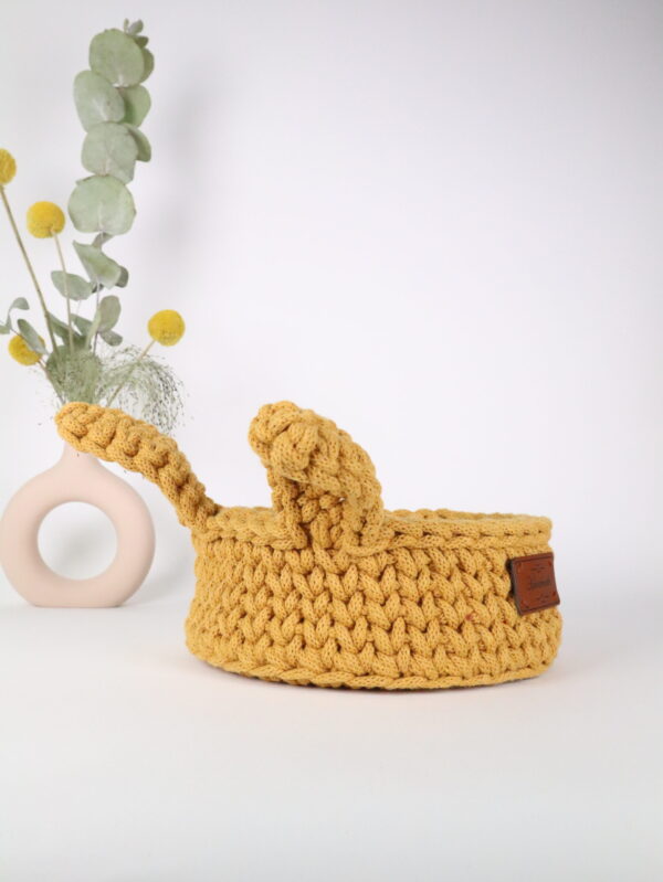 Korb, häkelkorb, häkel, gehäkelt, garn, makramee, makrameegarn, strickkorb, deko, dekoration, aufbewahrung, korb, körbchen, textil, holz, holzboden, prakisch, kind, mama, oma, geschenk, mitbringsel, schenken, nest, osternest, ostern, hase, osterhase, hasen, ohr, ohren,