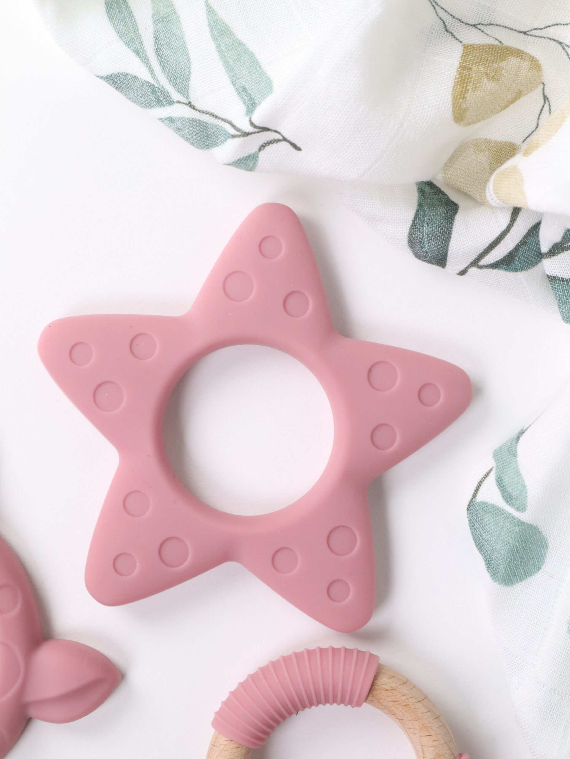 Beißring, Greifling, zahnen, zahn, zahnend, baby, kind, kleindkind, zähne, bekommt, beißen, kühlen, kalt, struktur, bpa frai, kautschuk, natur, silikon, bunt, stern, elefant, reh, süß, nieldich