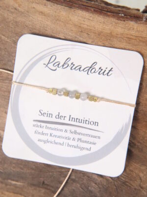 Edelstein, stein, edelsteine, steinschmuck, schmuck, creole, creolen, steinschmuck, edelsteinschmuck, handefertigt, handmade, esotherik, yoga, yogini, energie, energieschmuck, ausgleich, schutz, inspiration, intuition, rund, perlen, steinperlen, edelsteinperlen, hypoallergen, nickelfrei, edelstahl, gold, golden, schiebeverschluss, österreich, echt, damen, frauen, mädchen, labradorit, grau