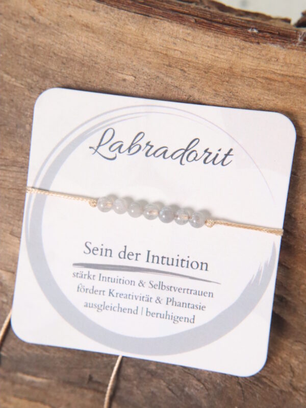 Edelstein, stein, edelsteine, steinschmuck, schmuck, creole, creolen, steinschmuck, edelsteinschmuck, handefertigt, handmade, esotherik, yoga, yogini, energie, energieschmuck, ausgleich, schutz, inspiration, intuition, rund, perlen, steinperlen, edelsteinperlen, hypoallergen, nickelfrei, edelstahl, gold, golden, schiebeverschluss, österreich, echt, damen, frauen, mädchen, labradorit, grau