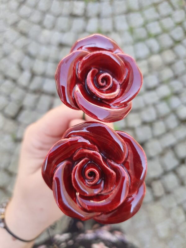 Blumen, blumenstrauß, deko, dekoblume, blumendeko, dekoration, keramik, keramikblume, blumenstrauß, blumensträußchen, handmade, handgemacht, handgefertigt, geschenk, schenken, mama, muttertag, oma, frau, ehefrau, freundin, nachbarin, mutter, tulpe, keramik, hortensie, vergissmeinnicht, kamille, gänseblümchen, bunt, außen, outdoor, garten, gartenkeramik, rose