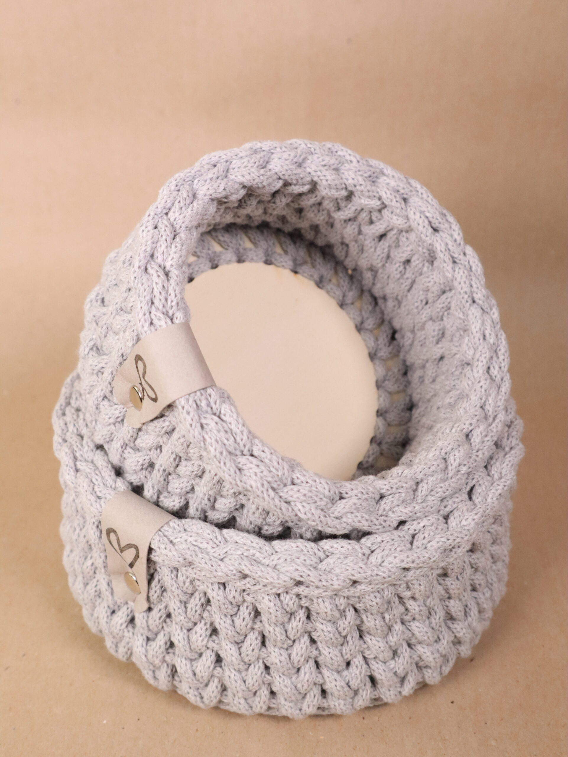 Korb, häkelkorb, häkel, gehäkelt, garn, makramee, makrameegarn, strickkorb, deko, dekoration, aufbewahrung, korb, körbchen, textil, holz, holzboden, prakisch, kind, mama, oma, geschenk, mitbringsel, schenken, häkelkorb, häkel, gehäkelt, garn, makramee, makrameegarn, strickkorb, deko, dekoration, aufbewahrung, korb, körbchen, textil, holz, holzboden, prakisch, kind, mama, oma, geschenk, mitbringsel, schenken, weihnachten, wichtel, wichtel, wichtelgeschenk, geschenk, geschenke