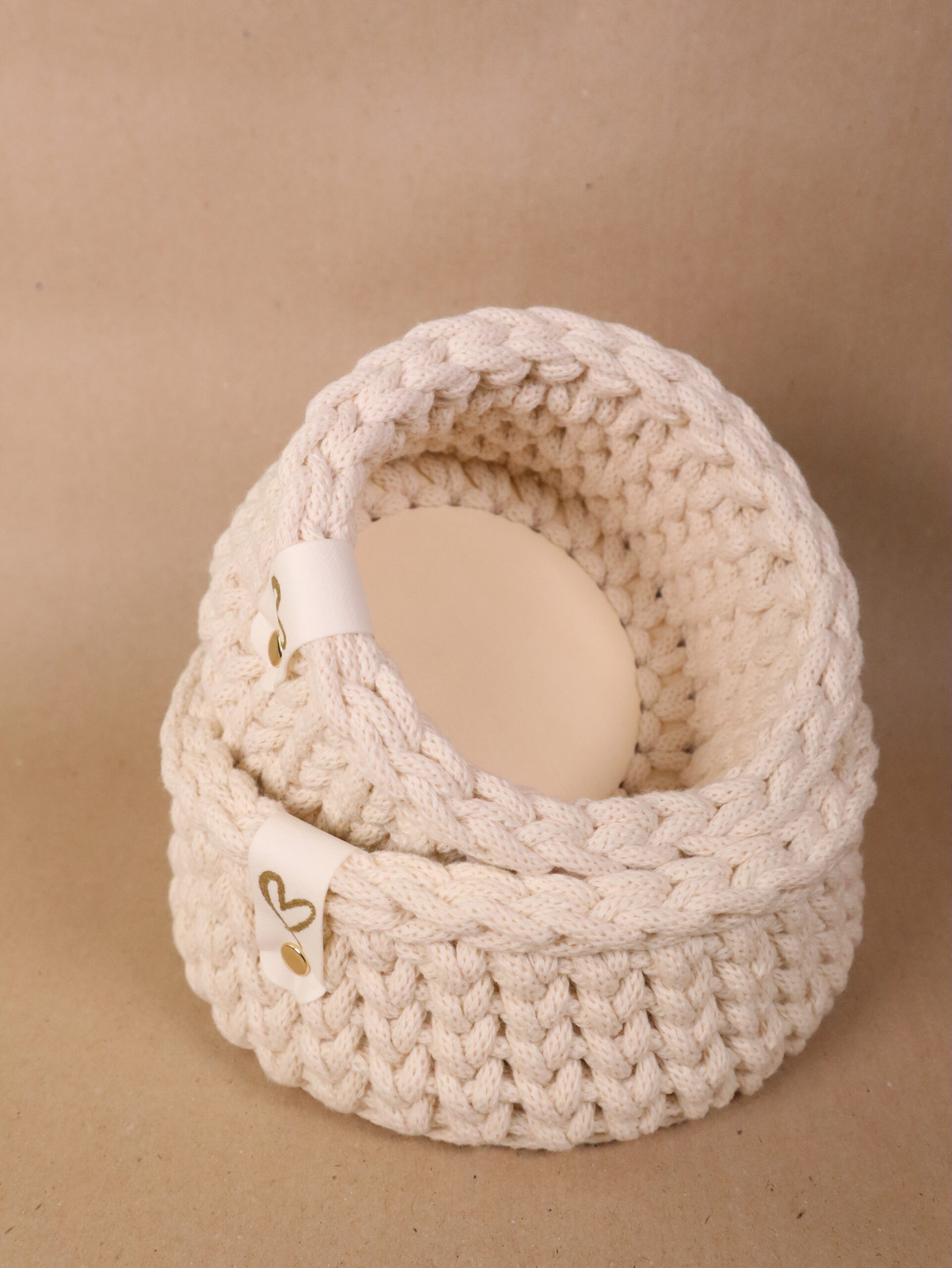 Korb, häkelkorb, häkel, gehäkelt, garn, makramee, makrameegarn, strickkorb, deko, dekoration, aufbewahrung, korb, körbchen, textil, holz, holzboden, prakisch, kind, mama, oma, geschenk, mitbringsel, schenken, häkelkorb, häkel, gehäkelt, garn, makramee, makrameegarn, strickkorb, deko, dekoration, aufbewahrung, korb, körbchen, textil, holz, holzboden, prakisch, kind, mama, oma, geschenk, mitbringsel, schenken, weihnachten, wichtel, wichtel, wichtelgeschenk, geschenk, geschenke