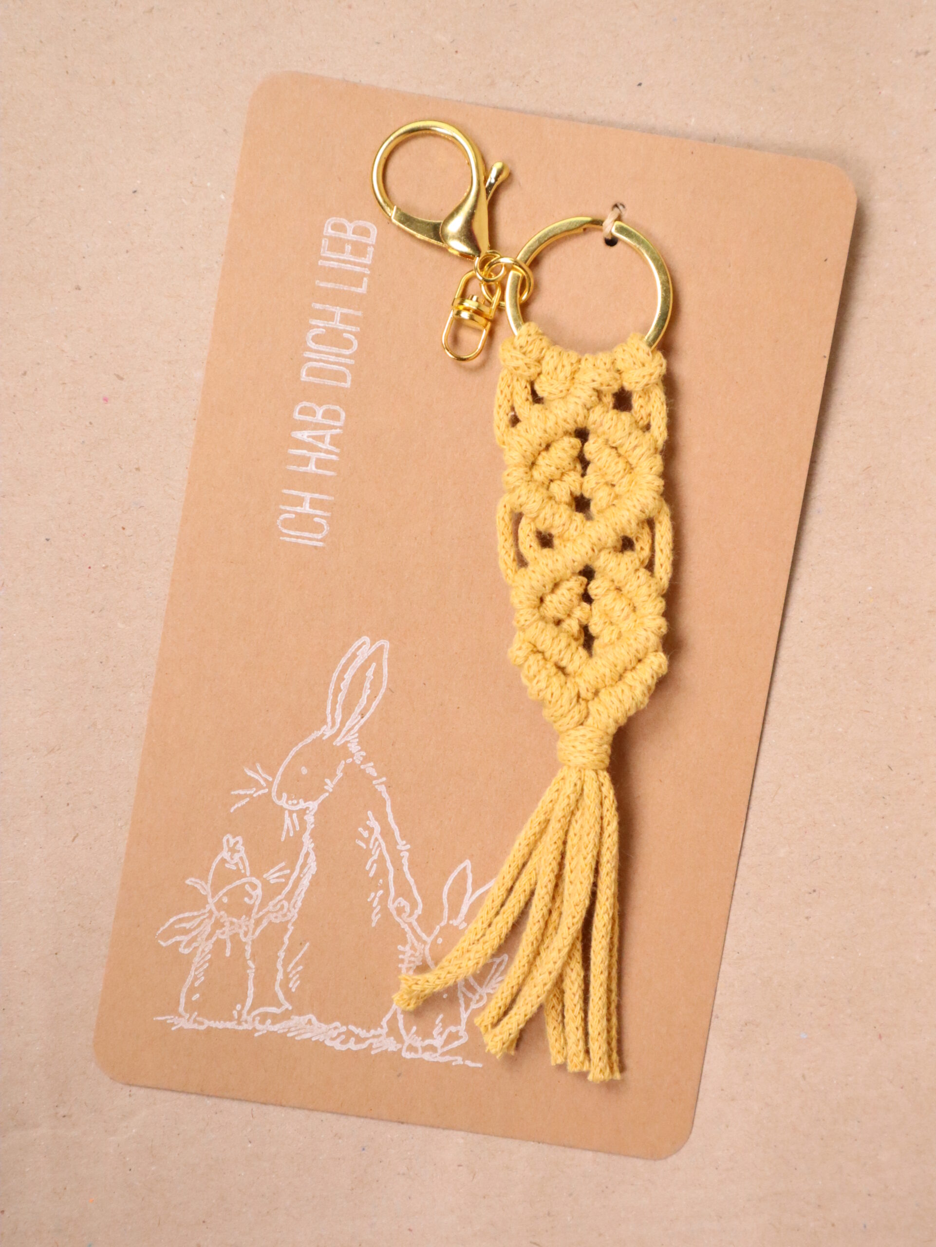 Schlüssel, anhänger, schlüsselanhänger, handamde, makramee, deko, handgefertigt, besonders, regional, ostern, geschenk, für, fahranfänger, fahrschule, neue, wohnung, einzug, oster, osternest, geld, geschnkeverpackung, kreative, geld, verpackung, verpacken, einkaufen, geschäft, laden, oberösterreich, region, in, meiner, nähe, linz, wels