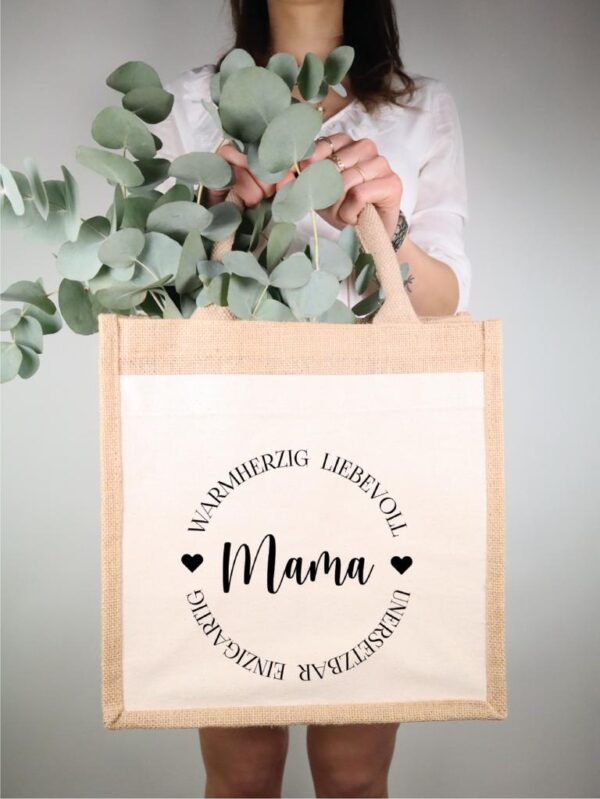 Jutetasche, Tasche, jute, tragen, schenken, geschenk, besonders, mama, oma, mutter, mami, mutti, muttertag, beste, mesiterköchin, liebevoll, mutmacherin, dekoqueen, alltagsheldin, geschenk, einkaufen, kaufen, online, shoppen, bestellen, internet, eferding, laden, geschäft, lin, wels, in meiner. nähe, besonders, handgemacht, handmade, handgefertigt, spruch, herz