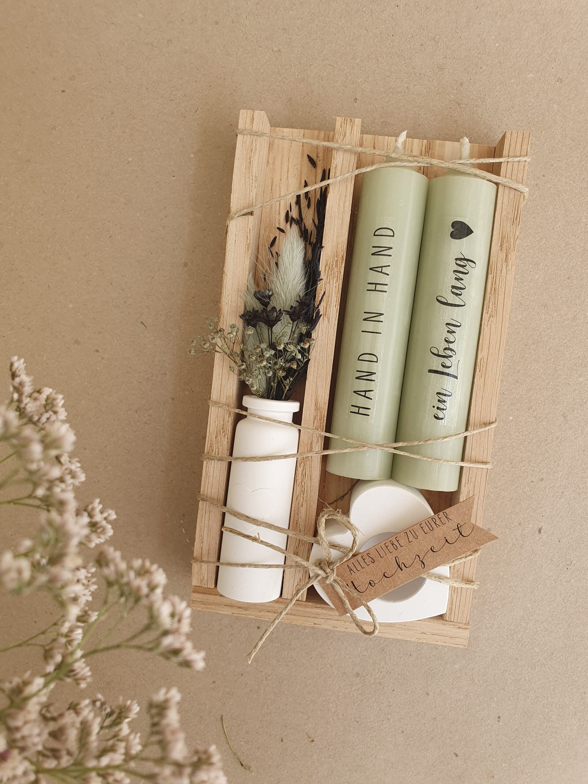 kerze, kerzen, kerzenständer, deko, handmade, handgefertigt, besonders, schenken, für, dich, glückwunsch, geburtstag, eferding, oberösterreich, region, regional, wunsch, wunscherfüller, einkaufen, geschäft, shoppen, geschenk. geschenke, kerzenset, spruch, wort, liebe, worte, danke, lieblingsmensch, herzensmensch, blume, trockenblume, strauß, blumenstrauß, schön, dass, es, dich, gibt, kirche, kirchlich, christ, glaube, schenken, taube, vogel, glaube, glaube, katholisch, herirat, hochzeit, ehe, ehemann, ehefrau, trauzeugin, trauung, trauzeuge, ehering, schenken, besonders, hand in hand, ein leben lang, zu eurer hochzeit