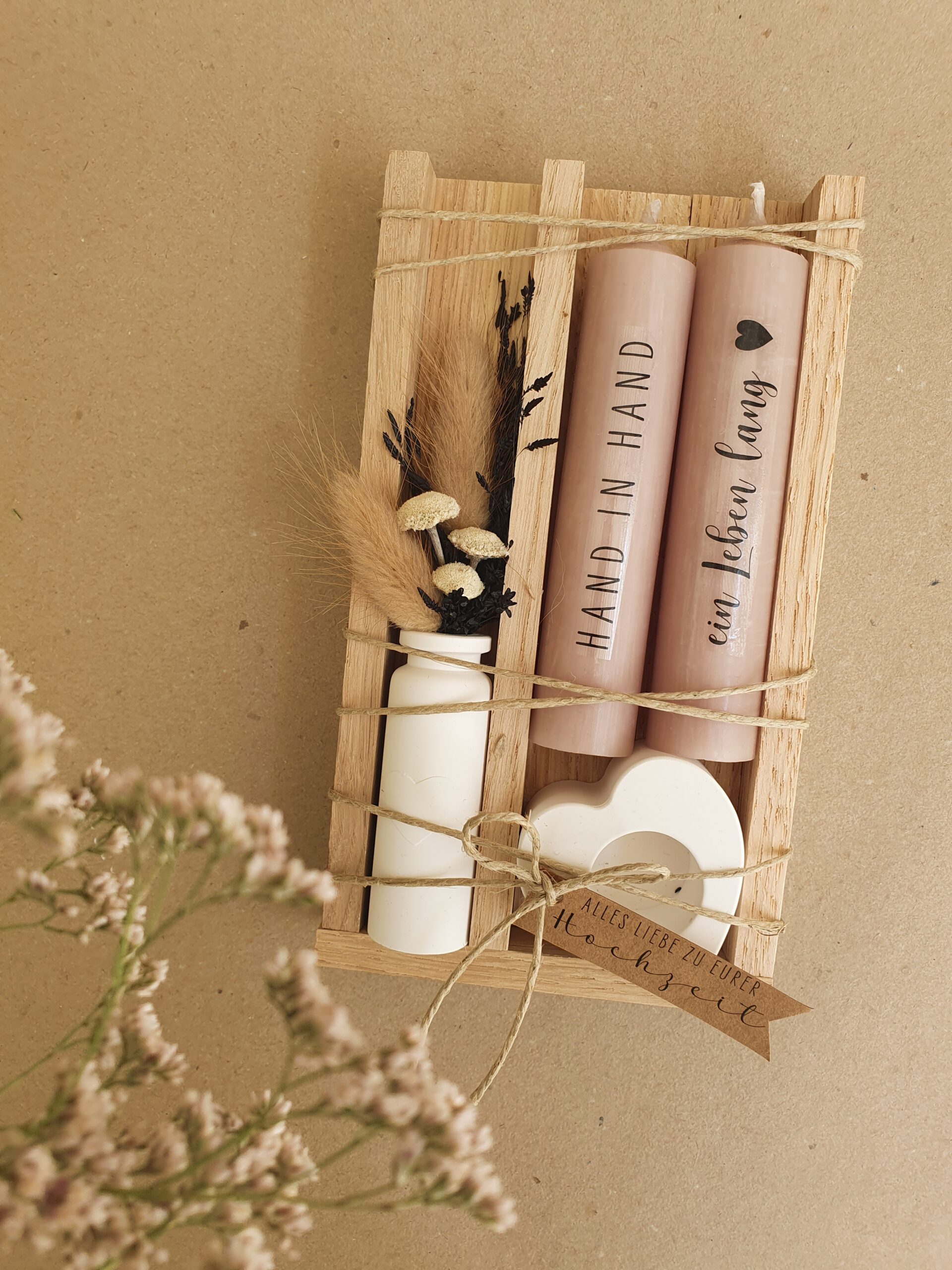 kerze, kerzen, kerzenständer, deko, handmade, handgefertigt, besonders, schenken, für, dich, glückwunsch, geburtstag, eferding, oberösterreich, region, regional, wunsch, wunscherfüller, einkaufen, geschäft, shoppen, geschenk. geschenke, kerzenset, spruch, wort, liebe, worte, danke, lieblingsmensch, herzensmensch, blume, trockenblume, strauß, blumenstrauß, schön, dass, es, dich, gibt, kirche, kirchlich, christ, glaube, schenken, taube, vogel, glaube, glaube, katholisch, herirat, hochzeit, ehe, ehemann, ehefrau, trauzeugin, trauung, trauzeuge, ehering, schenken, besonders, hand in hand, ein leben lang, zu eurer hochzeit