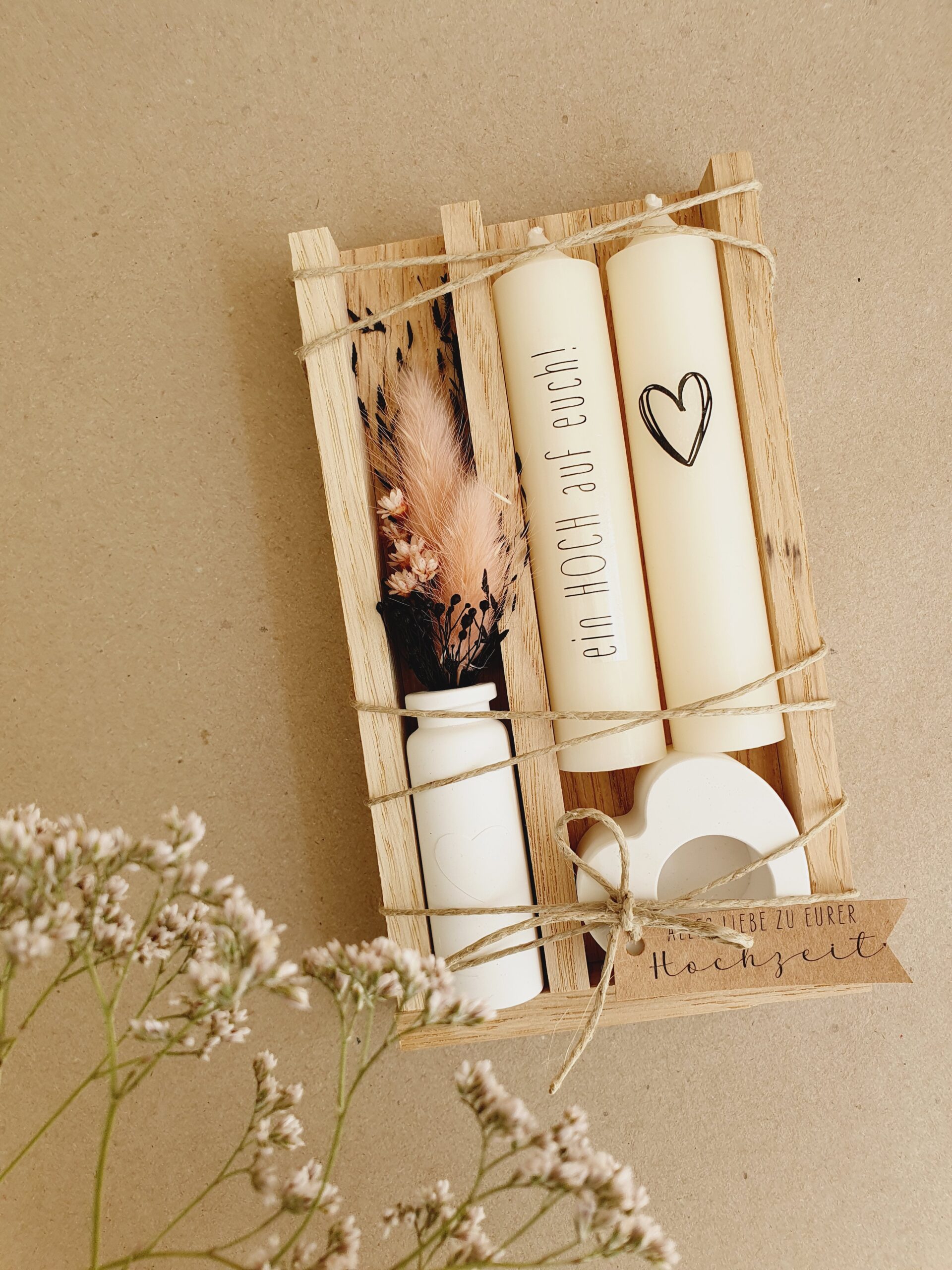 kerze, kerzen, kerzenständer, deko, handmade, handgefertigt, besonders, schenken, für, dich, glückwunsch, geburtstag, eferding, oberösterreich, region, regional, wunsch, wunscherfüller, einkaufen, geschäft, shoppen, geschenk. geschenke, kerzenset, spruch, wort, liebe, worte, danke, lieblingsmensch, herzensmensch, blume, trockenblume, strauß, blumenstrauß, schön, dass, es, dich, gibt, kirche, kirchlich, christ, glaube, schenken, taube, vogel, glaube, glaube, katholisch, herirat, hochzeit, ehe, ehemann, ehefrau, trauzeugin, trauung, trauzeuge, ehering, schenken, besonders, hand in hand, ein leben lang, zu eurer hochzeit