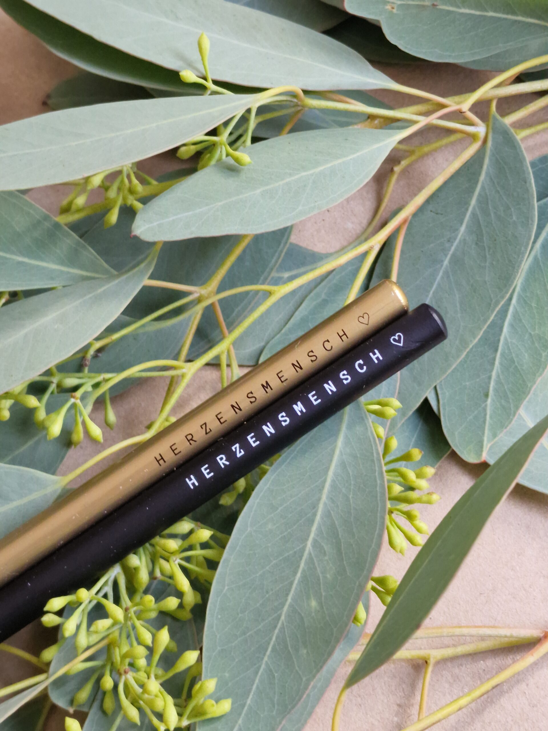 Bleistif, stift, schreiben, aufschreiben, paier, für, dich, schenken, geschenk, besonders, freundin, beschenken, eferding, einkaufen, regional, in, meiner, nähe, linz, wels, österreich, online, bestellen, oberösterreich, beste, schrift, letter, handlettering, liebevoll, mit, liebe, außergewöhlich, kreativ, kreativwerkstatt, glück, schreben, papier, papterie, herz, herzensmensch, lieblingsmensch, freundin, beste, bff