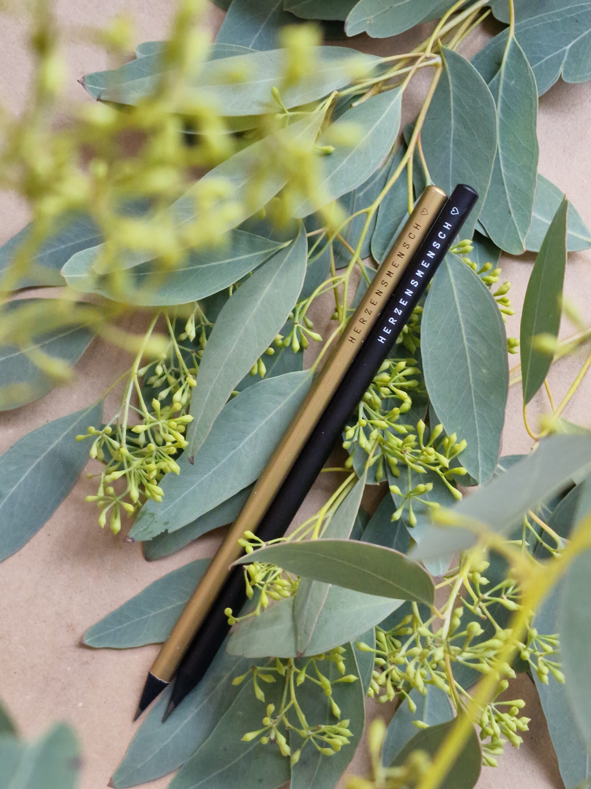 Bleistif, stift, schreiben, aufschreiben, paier, für, dich, schenken, geschenk, besonders, freundin, beschenken, eferding, einkaufen, regional, in, meiner, nähe, linz, wels, österreich, online, bestellen, oberösterreich, beste, schrift, letter, handlettering, liebevoll, mit, liebe, außergewöhlich, kreativ, kreativwerkstatt, glück, schreben, papier, papterie, herz, herzensmensch, lieblingsmensch, freundin, beste, bff