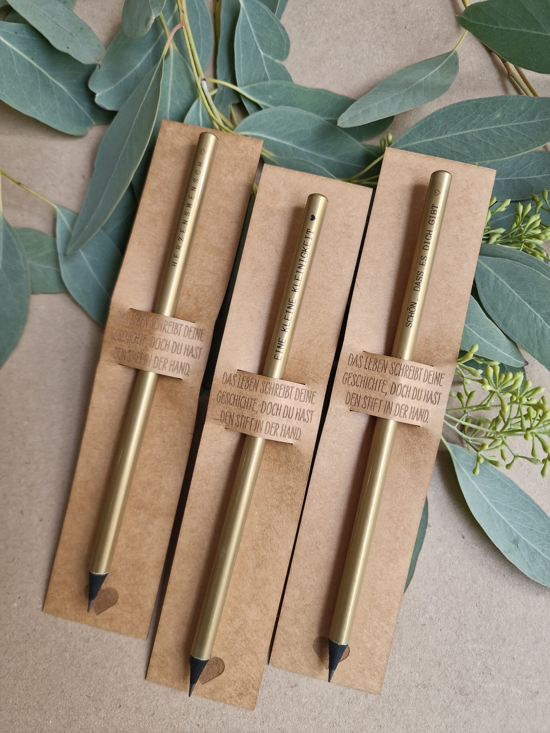 Bleistif, stift, schreiben, aufschreiben, paier, für, dich, schenken, geschenk, besonders, freundin, beschenken, eferding, einkaufen, regional, in, meiner, nähe, linz, wels, österreich, online, bestellen, oberösterreich, beste, schrift, letter, handlettering, liebevoll, mit, liebe, außergewöhlich, kreativ, kreativwerkstatt, glück, schreben, papier, papterie, herz, herzensmensch, lieblingsmensch, freundin, beste, bff, schön dass es dich gibt