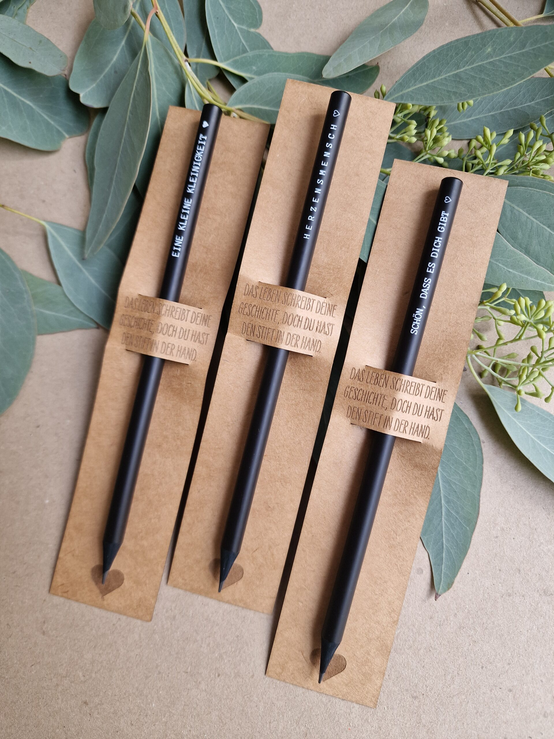 Bleistif, stift, schreiben, aufschreiben, paier, für, dich, schenken, geschenk, besonders, freundin, beschenken, eferding, einkaufen, regional, in, meiner, nähe, linz, wels, österreich, online, bestellen, oberösterreich, beste, schrift, letter, handlettering, liebevoll, mit, liebe, außergewöhlich, kreativ, kreativwerkstatt, glück, schreben, papier, papterie, herz, herzensmensch, lieblingsmensch, freundin, beste, bff, schön dass es dich gibt