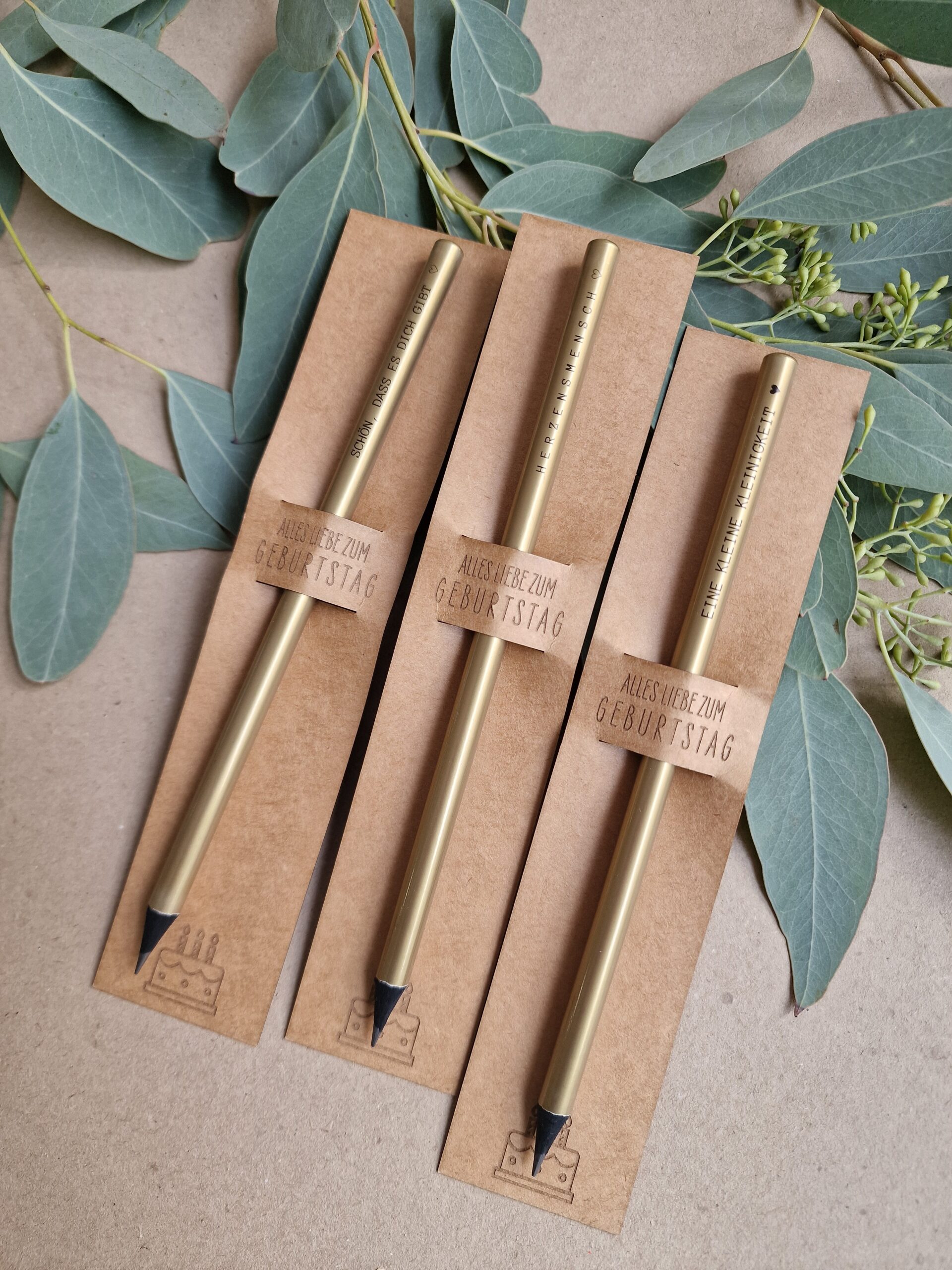 Bleistif, stift, schreiben, aufschreiben, paier, für, dich, schenken, geschenk, besonders, freundin, beschenken, eferding, einkaufen, regional, in, meiner, nähe, linz, wels, österreich, online, bestellen, oberösterreich, beste, schrift, letter, handlettering, liebevoll, mit, liebe, außergewöhlich, kreativ, kreativwerkstatt, glück, schreben, papier, papterie, herz, herzensmensch, lieblingsmensch, freundin, beste, bff, schön dass es dich gibt