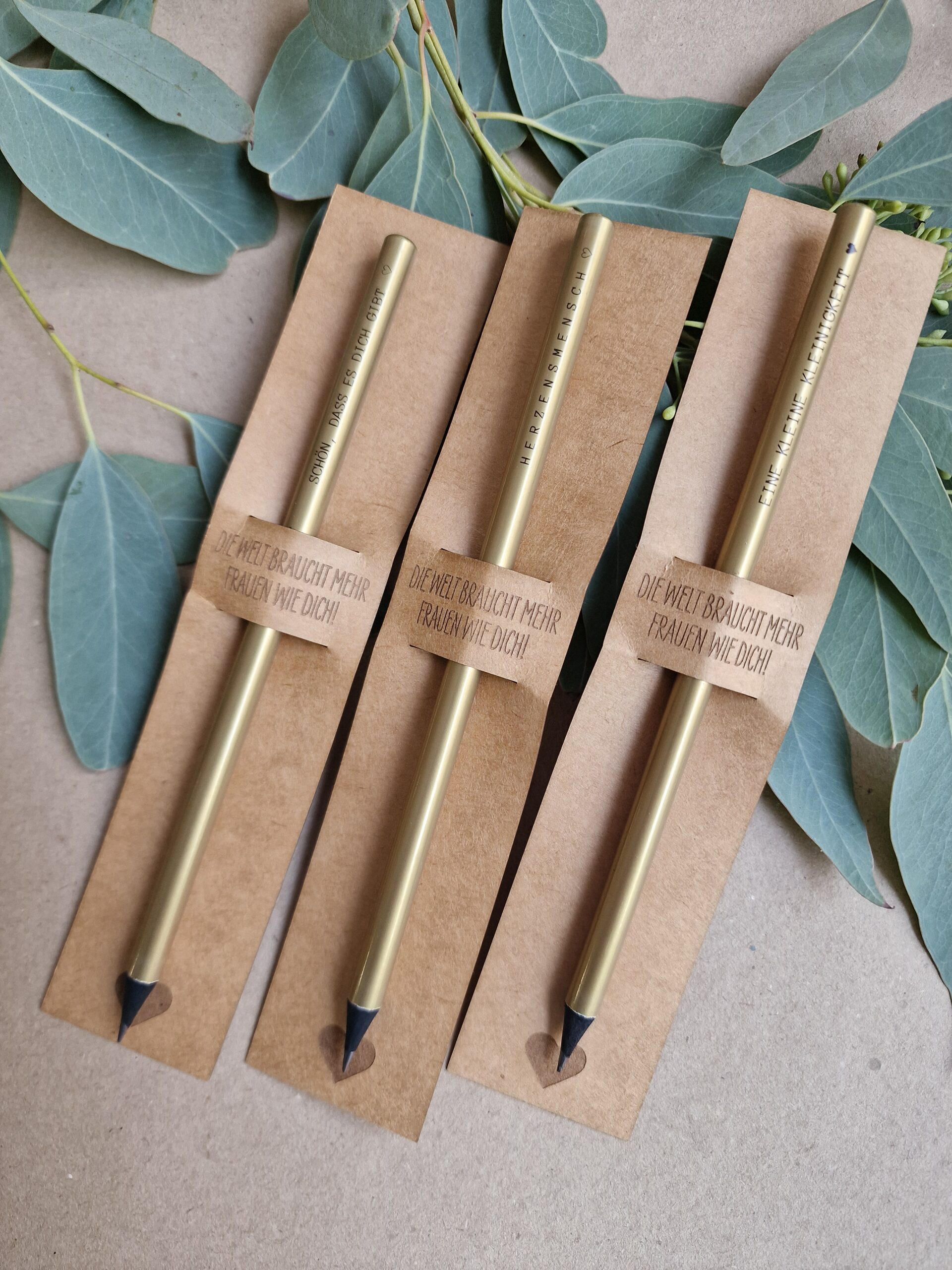 Bleistif, stift, schreiben, aufschreiben, paier, für, dich, schenken, geschenk, besonders, freundin, beschenken, eferding, einkaufen, regional, in, meiner, nähe, linz, wels, österreich, online, bestellen, oberösterreich, beste, schrift, letter, handlettering, liebevoll, mit, liebe, außergewöhlich, kreativ, kreativwerkstatt, glück, schreben, papier, papterie, herz, herzensmensch, lieblingsmensch, freundin, beste, bff, schön dass es dich gibt