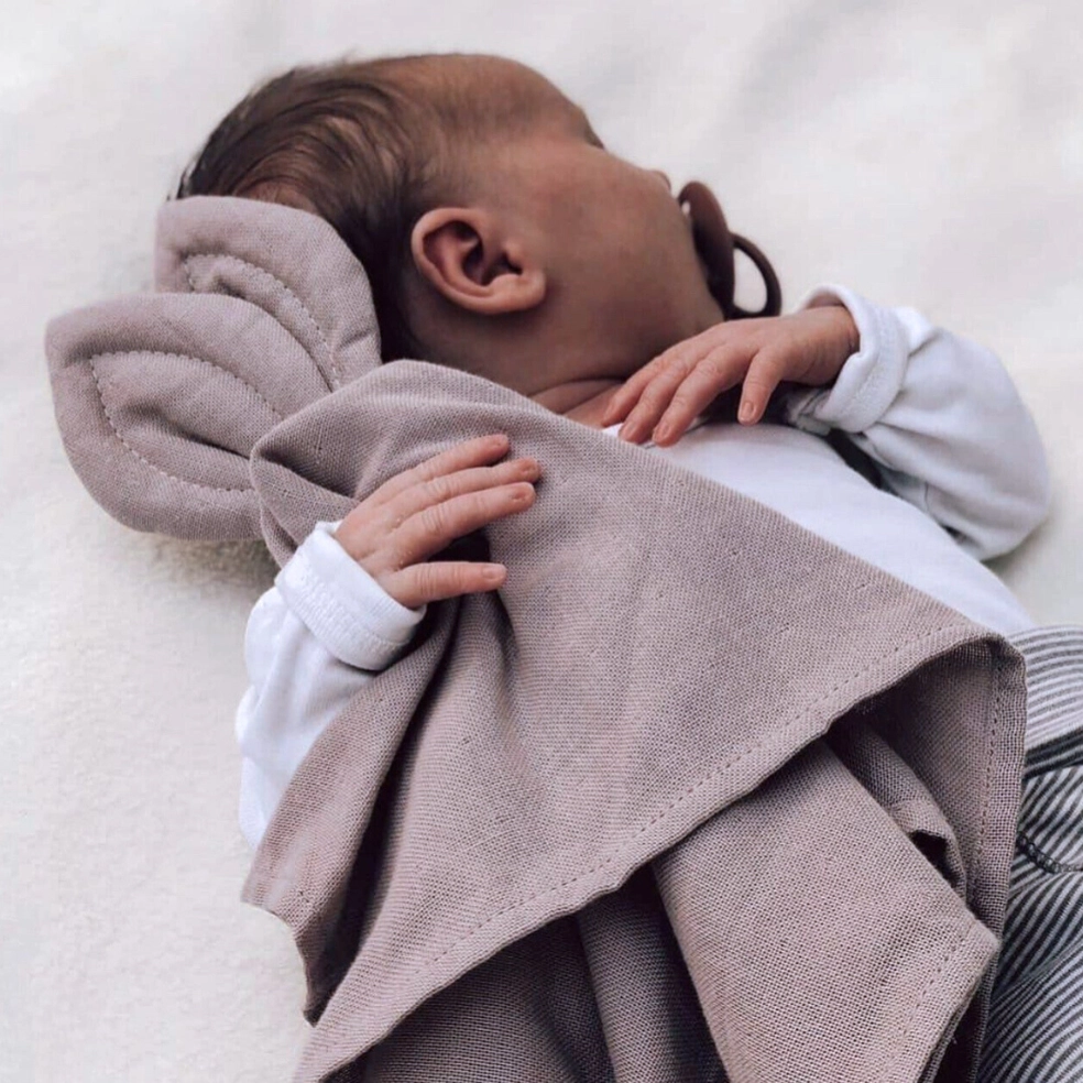 baby, schmusetuch, schnuffeltuch, baumwolle, bio, biobaumwolle, natur, besonders, liebevoll, geschenk, schenken, geburt, babyparty, schön, eferding, oberösterreich, wels, linz, online, bestellenb, laden, geschäft, shoppen, in meiner nähe, schmetterling, flügel, fliegen, kind, beschenken, weisad, geburtsgeschenk, geburt, nachwuchs, pate, patin, godi, gedi, ganzs, ente, vogel, hase, Oster,, osternes, osterhase