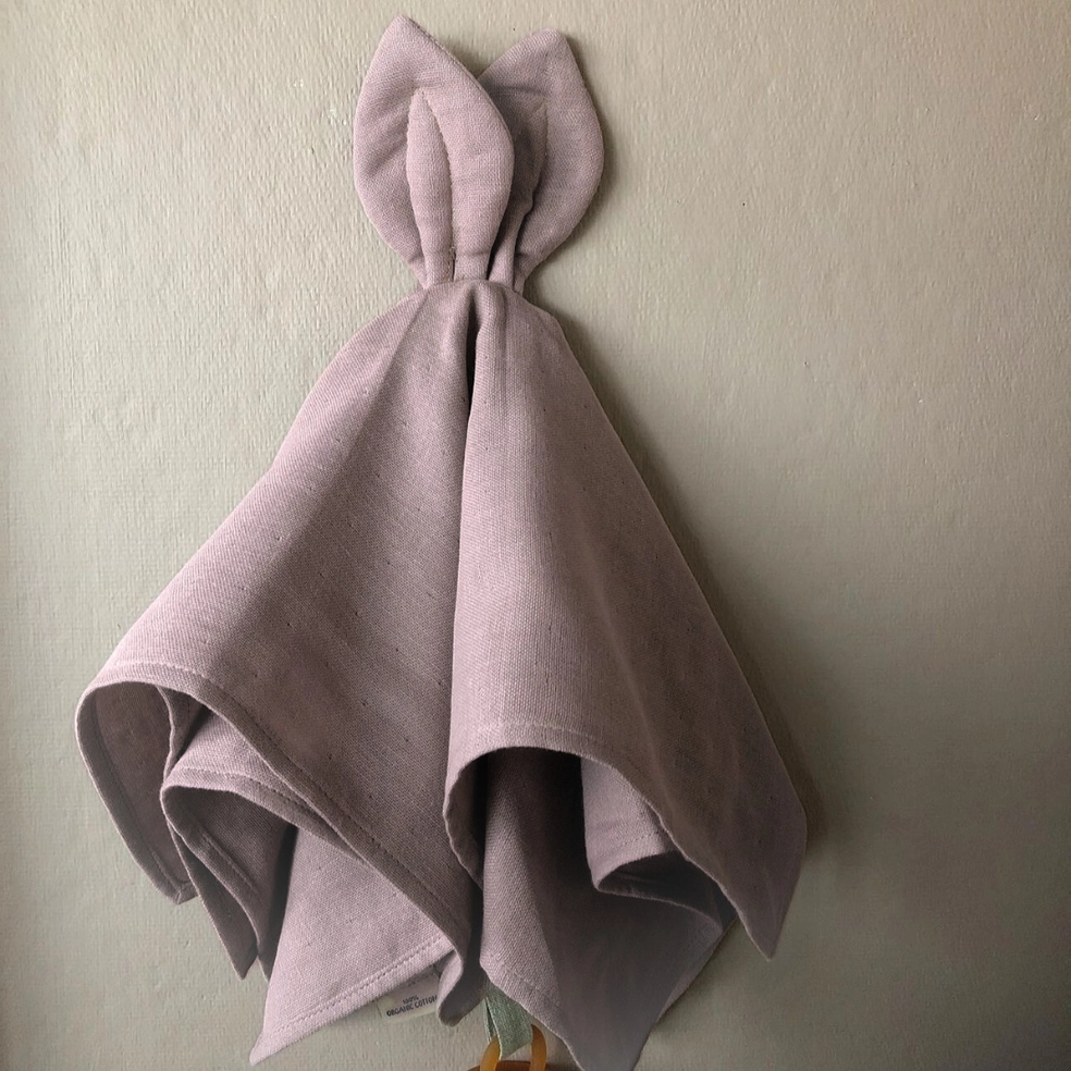 baby, schmusetuch, schnuffeltuch, baumwolle, bio, biobaumwolle, natur, besonders, liebevoll, geschenk, schenken, geburt, babyparty, schön, eferding, oberösterreich, wels, linz, online, bestellenb, laden, geschäft, shoppen, in meiner nähe, schmetterling, flügel, fliegen, kind, beschenken, weisad, geburtsgeschenk, geburt, nachwuchs, pate, patin, godi, gedi, ganzs, ente, vogel, hase, Ostern, osternest, osterhase