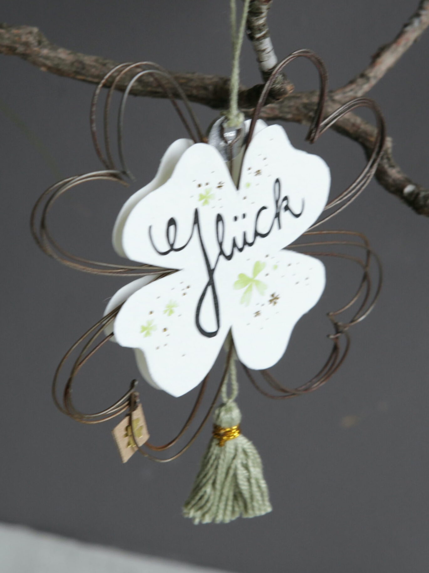 Herz, deko, dekoherz, metall, papier, quaste, gold, spruch, handmade, handarbeit, liebevoll, mit, liebe, schenken, geschenk, hänger, aufputz, dekohänger, zum, aufhängen, dekorativ, mitbringsel, kleine, aufmerksamkeit, good, old, friends, geschenkidee, freundin, beste, nachbarin, frau, einkaufen, online, shoppen, shop, bestellen, laden, geschäft, eferding, oberösterreich, in, meiner, nähe, linz, wels, plus, city, rohrbach, feldkirchen, landshaag, aschach, urfahr, online, laden, kaufen, freude, machen, verpackungen, verpackung, hebamme, geste, nett, nette, ostern. osternest, osterhase, huhn, verrückt, osterstrau, strauch, dekorativ, dekoration, klee, glück, glücksklee, glücksbringer