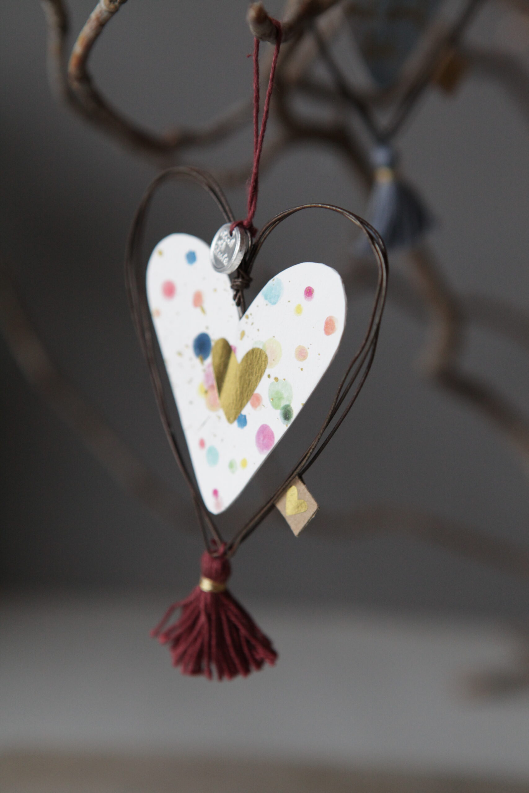 Herz, deko, dekoherz, metall, papier, quaste, gold, spruch, handmade, handarbeit, liebevoll, mit, liebe, schenken, geschenk, hänger, aufputz, dekohänger, zum, aufhängen, dekorativ, mitbringsel, kleine, aufmerksamkeit, good, old, friends, geschenkidee, freundin, beste, nachbarin, frau, einkaufen, online, shoppen, shop, bestellen, laden, geschäft, eferding, oberösterreich, in, meiner, nähe, linz, wels, plus, city, rohrbach, feldkirchen, landshaag, aschach, urfahr, online, laden, kaufen, freude, machen, verpackungen, verpackung, hebamme, geste, nett, nette, ostern. osternest, osterhase