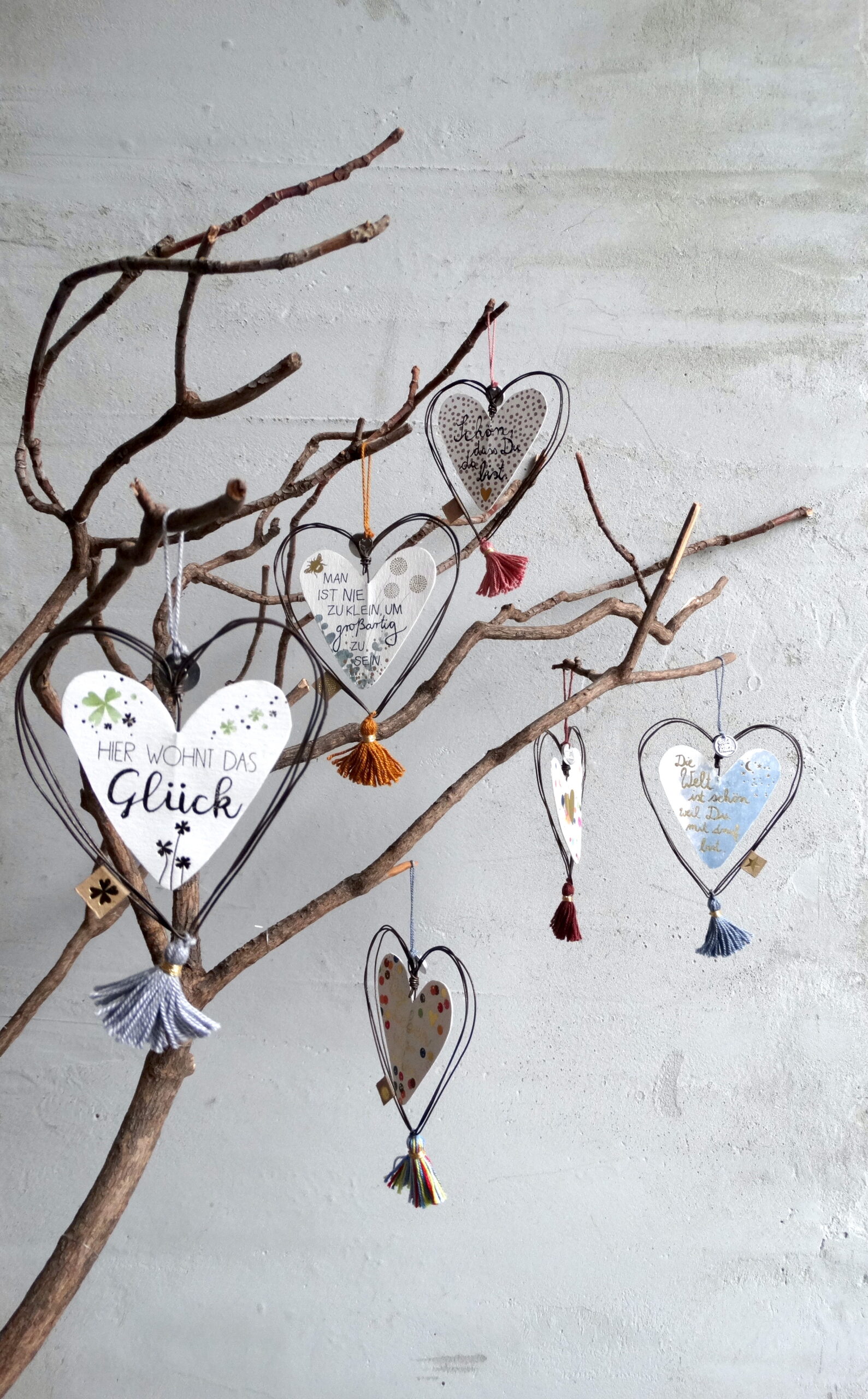 Herz, deko, dekoherz, metall, papier, quaste, gold, spruch, handmade, handarbeit, liebevoll, mit, liebe, schenken, geschenk, hänger, aufputz, dekohänger, zum, aufhängen, dekorativ, mitbringsel, kleine, aufmerksamkeit, good, old, friends, geschenkidee, freundin, beste, nachbarin, frau, einkaufen, online, shoppen, shop, bestellen, laden, geschäft, eferding, oberösterreich, in, meiner, nähe, linz, wels, plus, city, rohrbach, feldkirchen, landshaag, aschach, urfahr, online, laden, kaufen, freude, machen, verpackungen, verpackung, hebamme, geste, nett, nette, ostern. osternest, osterhase