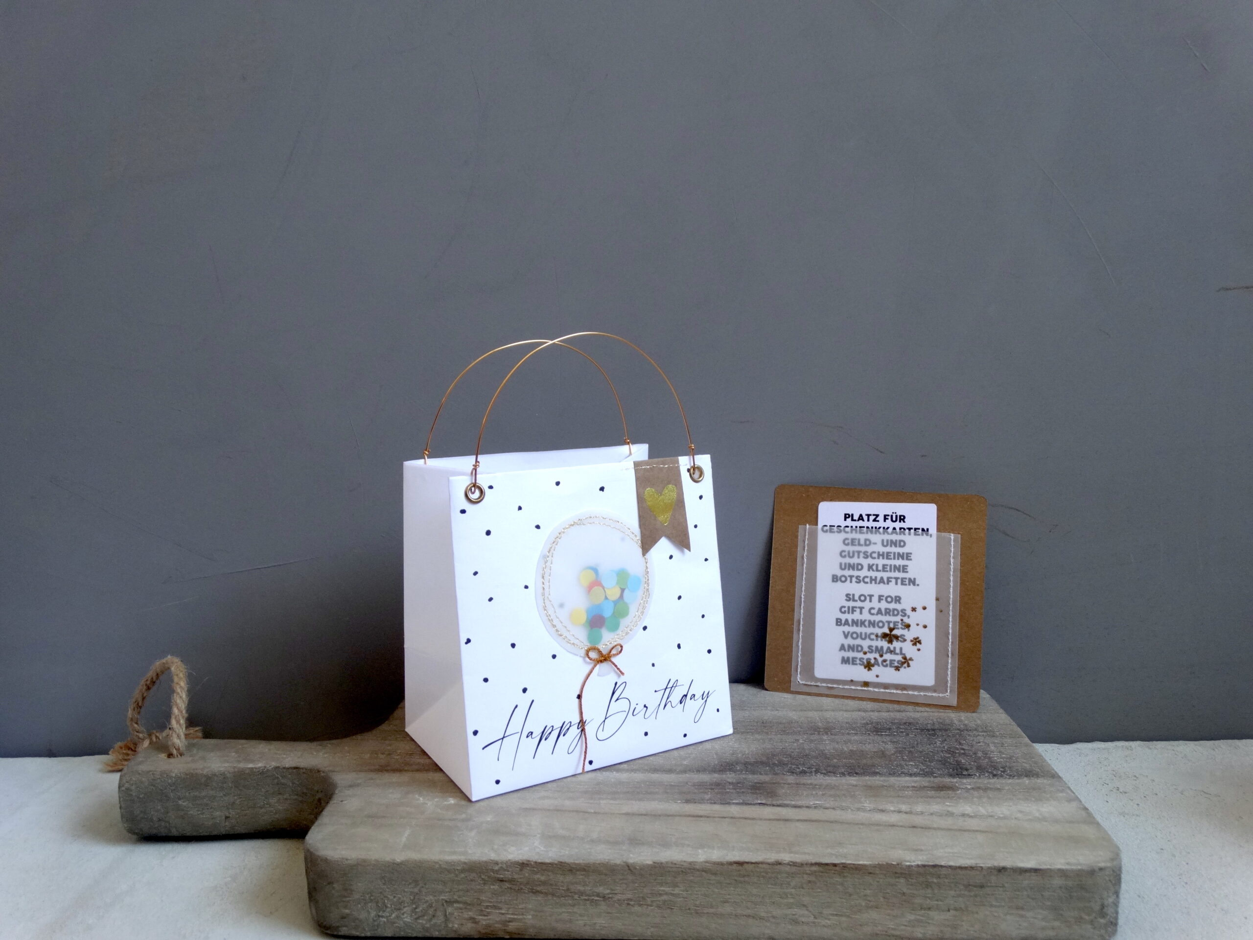 Tüte, geschenk, schenken, geld, geldgeschenk, kreativ, geburtstag, wunsch, wunscherfüller, wünsche, einkaufen, kaufen, bestellen, online, onlineshop, liebevoll, mit, liebe, worte, druck, gold, besonders, geburtstagsgeschenk, eferding, oberösterreich, linz, wels, laden, geschäft, shop, shoppen, kreativ, pusteblume, glück, sackerl, verpackung, verpacken, einpacken, hochzeit, freundin,