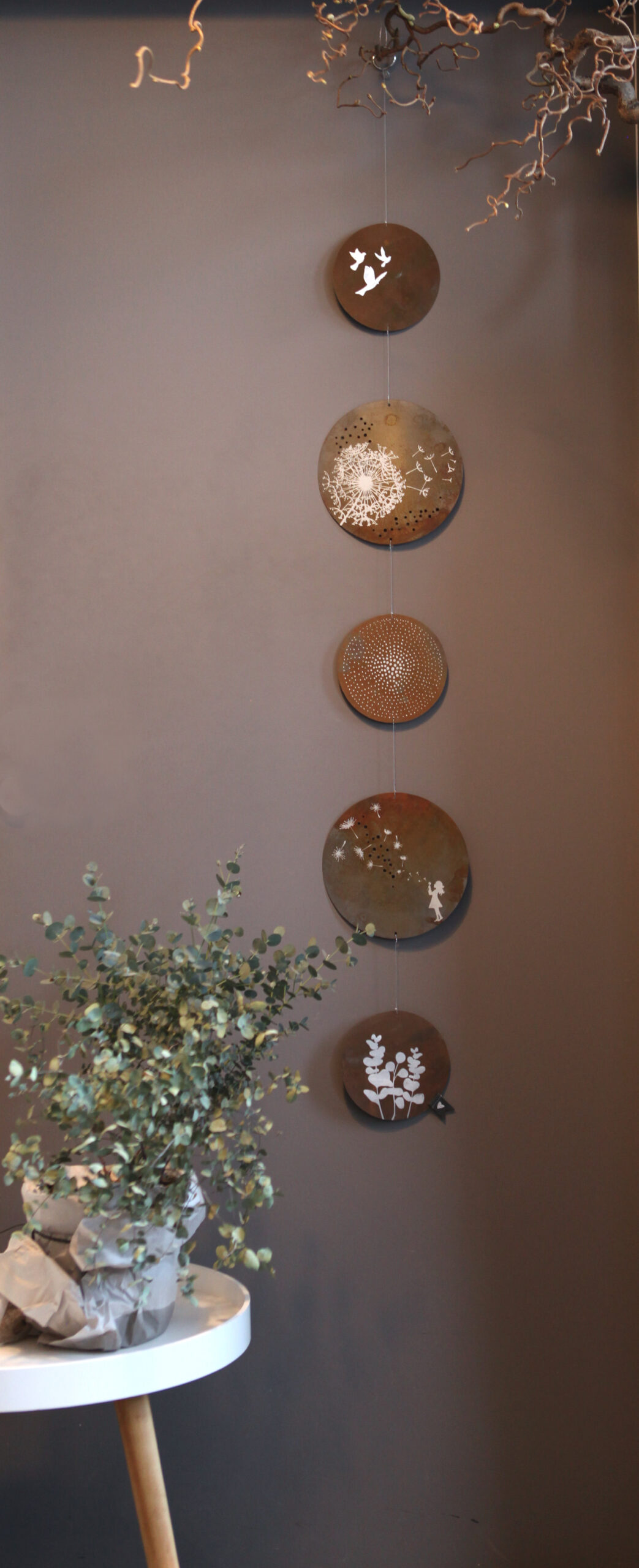 deko, dekoration, kette, traumzeit, traumzeitkette, rost, rostig, modern, modisch, minimalistisch, schenken, besonder,s geschenk, pusteblume, blüte, blume, glüvk, schutz, tür, türdeko, türschild, haus, neue,s einzug, umzug, hausbau, haus, bauen, shop, onlineshop, regional, kaufen, bestellen, onlineshop, eferding, linz, wels